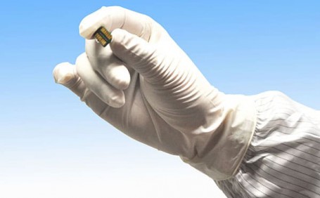 保護手部，控制環(huán)境：無塵手套的重要性