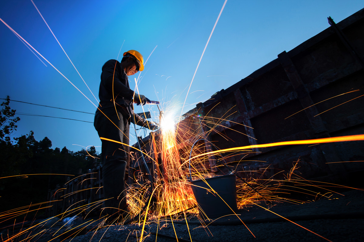 高空焊接工作應(yīng)該如何做好保護(hù)措施