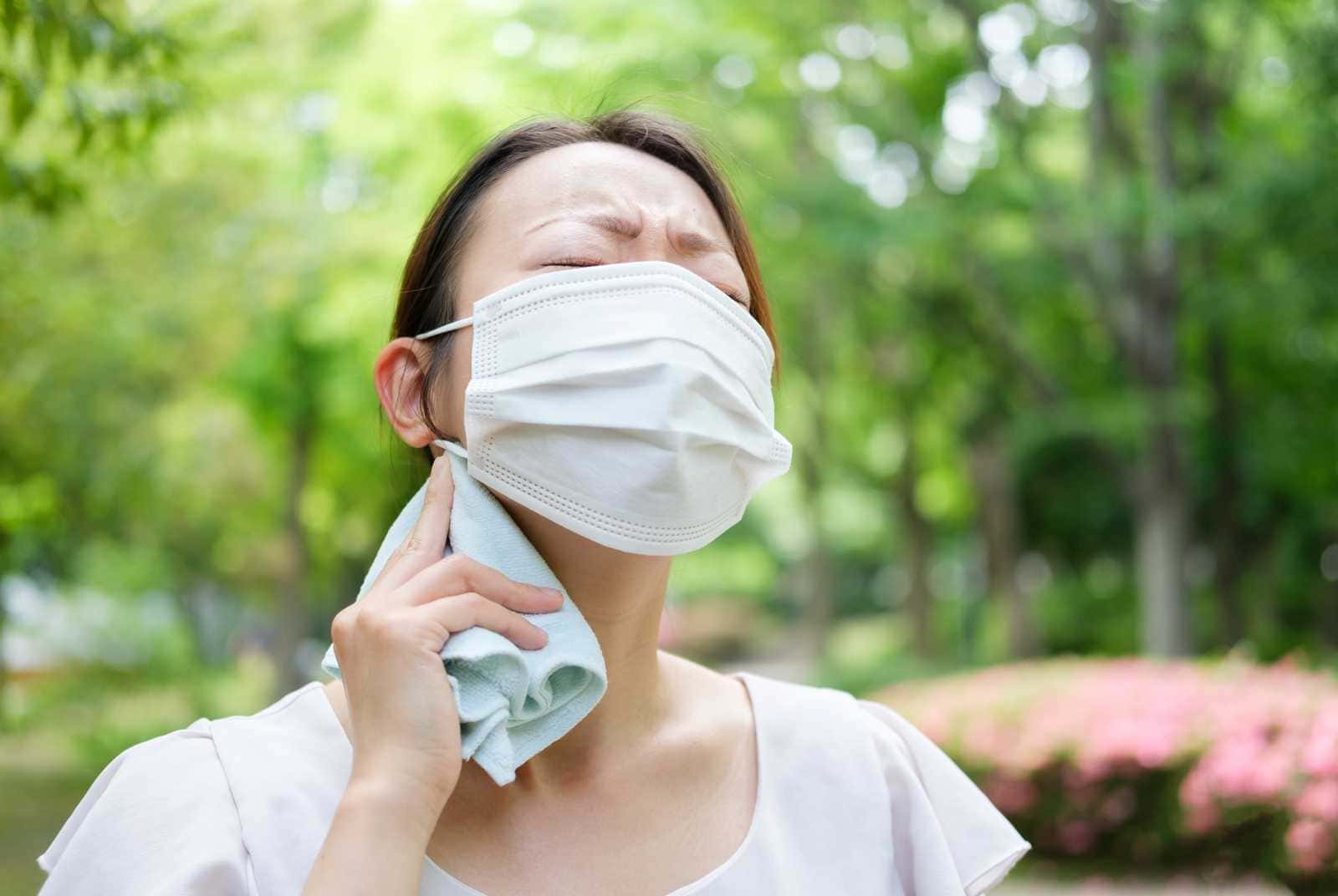 高溫天氣里，應(yīng)如何選擇口罩